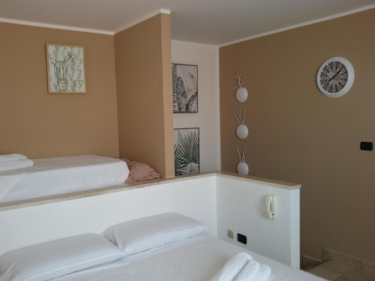 Casa Solarium Villa กาลาโตเน ภายนอก รูปภาพ